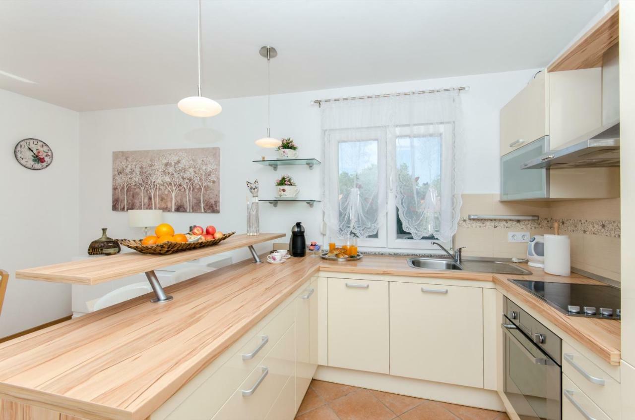 Dalmatian Village Charm - Spacious Villa With Pool Near Trogir Primorski Dolac Extérieur photo