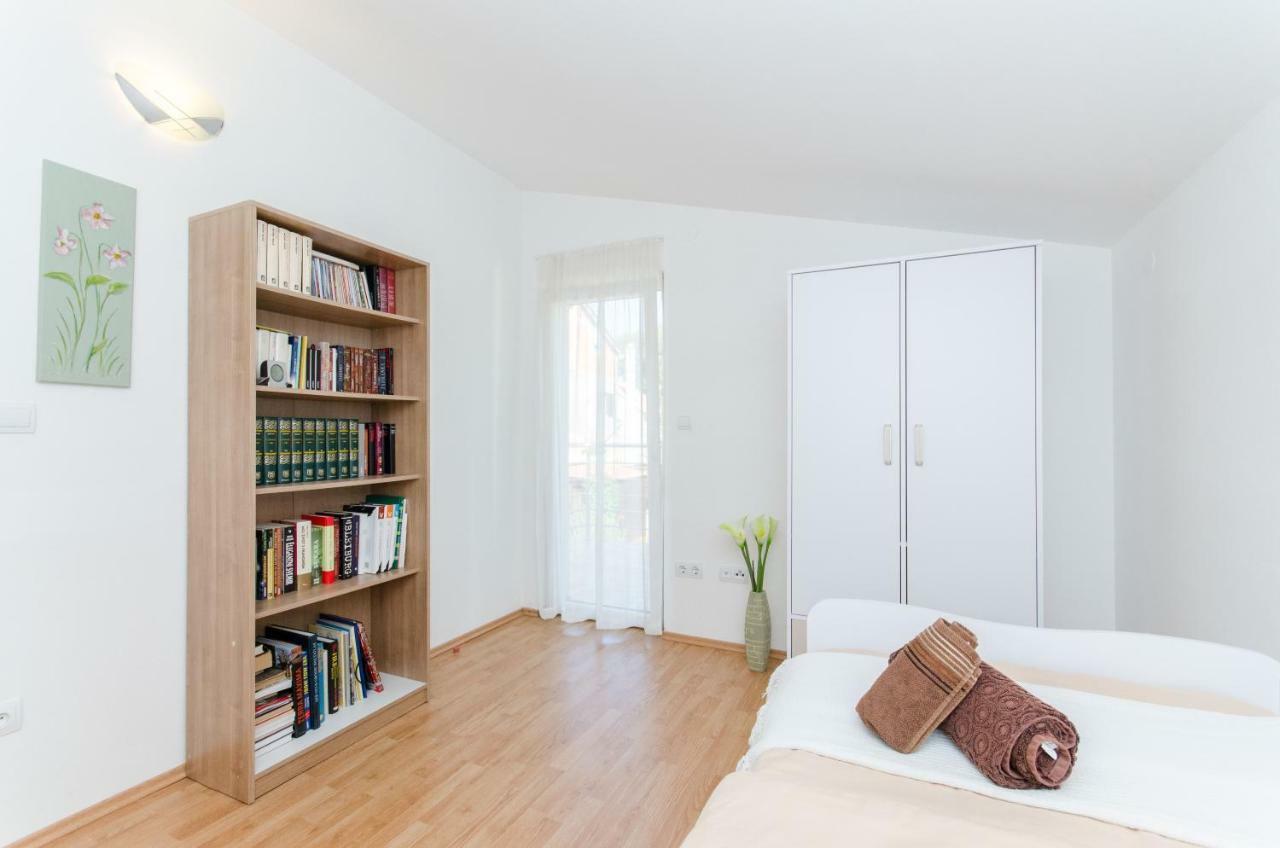 Dalmatian Village Charm - Spacious Villa With Pool Near Trogir Primorski Dolac Extérieur photo