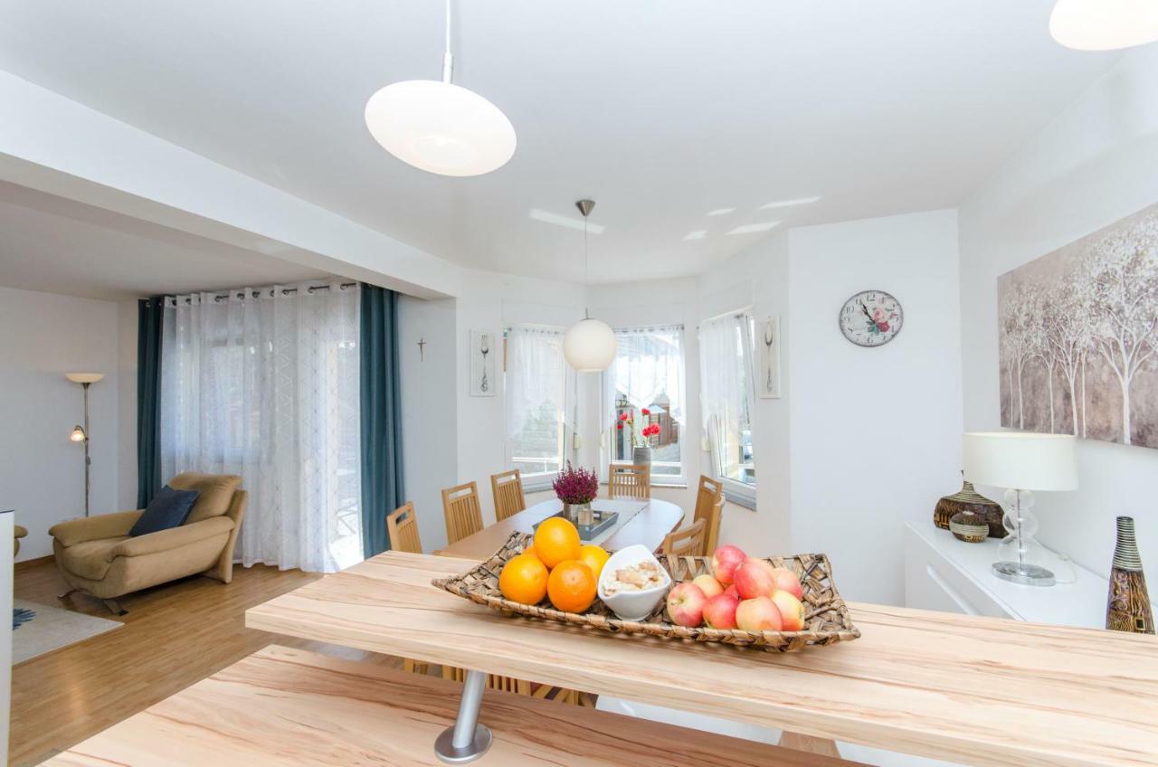 Dalmatian Village Charm - Spacious Villa With Pool Near Trogir Primorski Dolac Extérieur photo